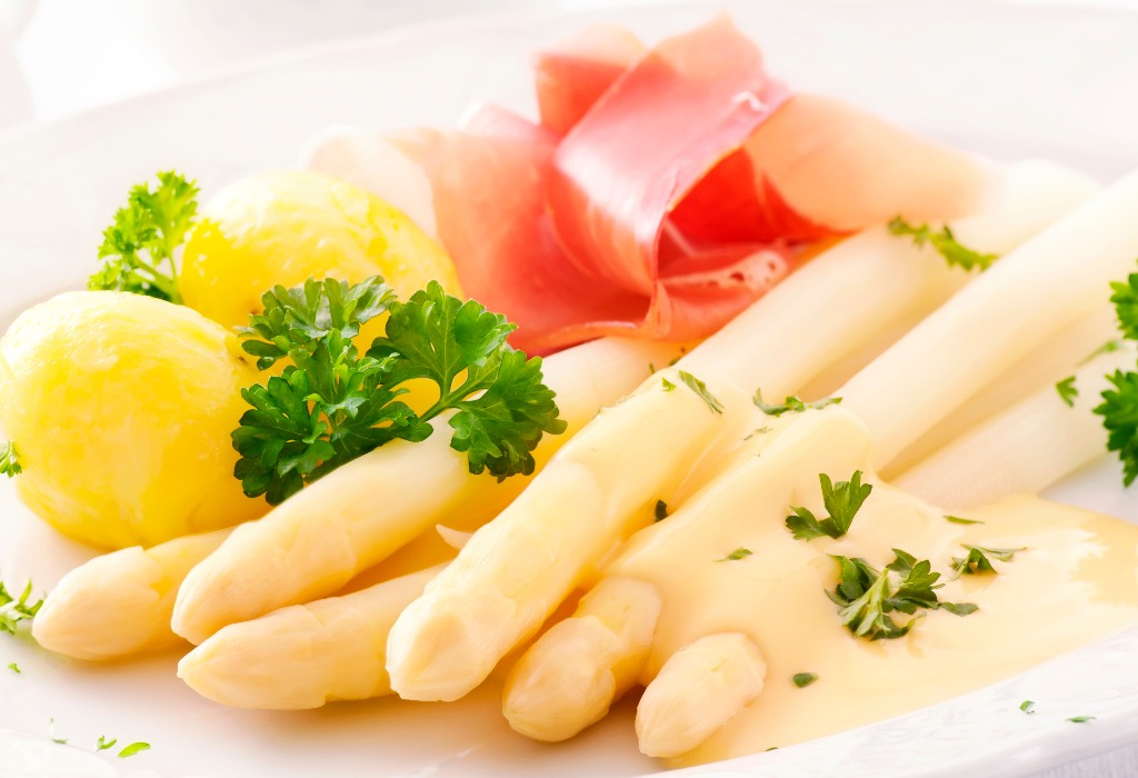 Spargel mit Schinken